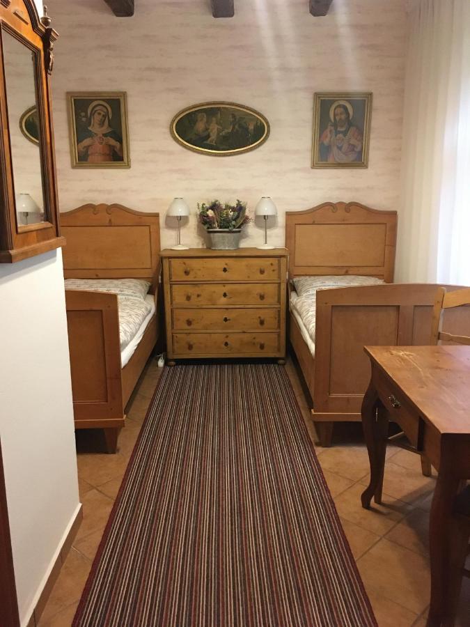 Penzion Primase Долні-В'єстоніце Екстер'єр фото