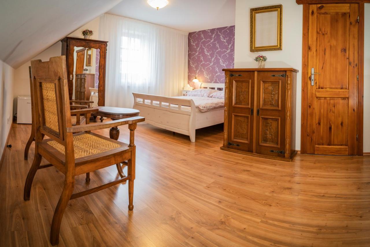 Penzion Primase Долні-В'єстоніце Екстер'єр фото